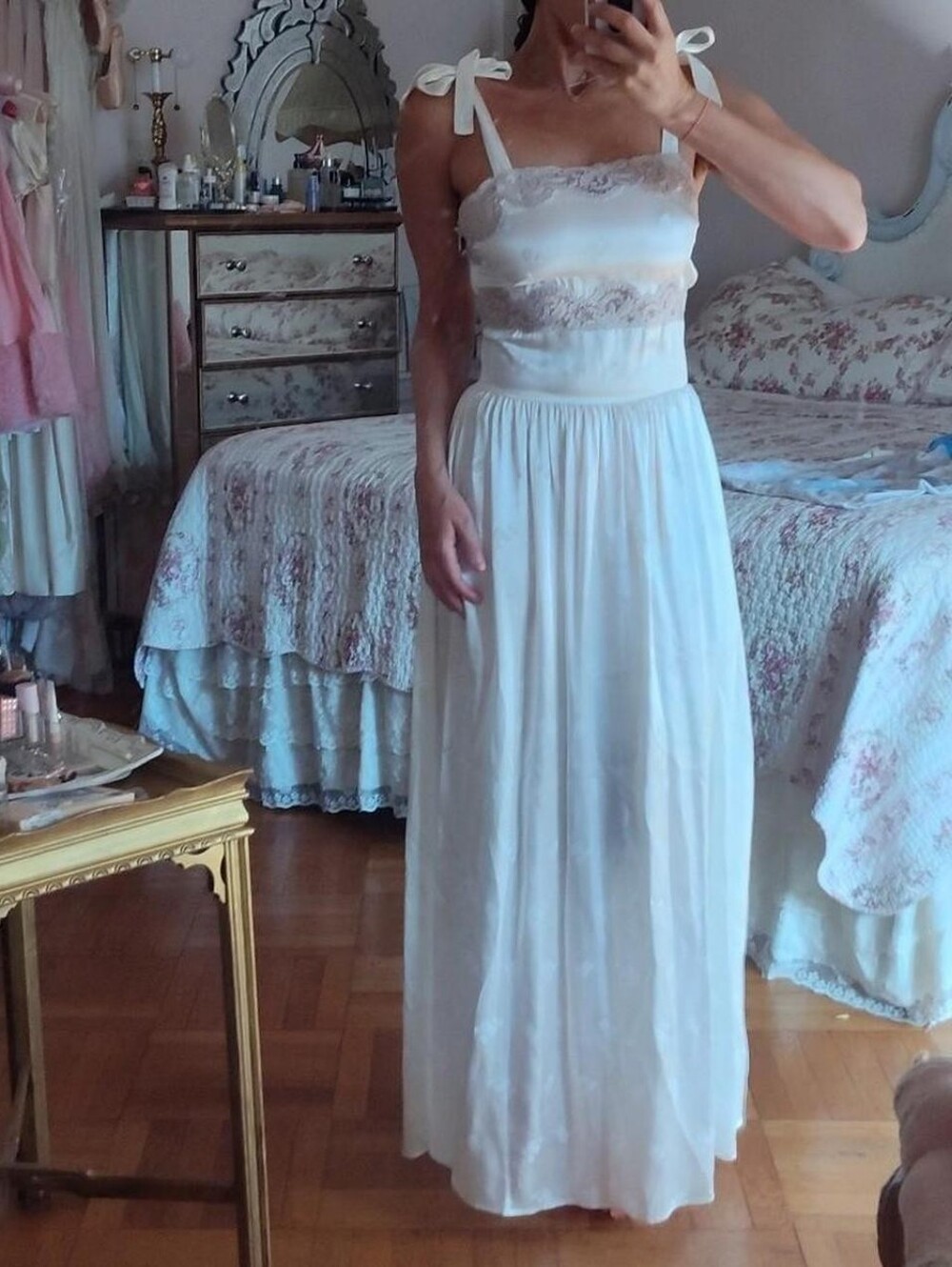 Loretta Caponi white satin lace trim maxi dress floral embroidery & bow straps S - Picture 3 of 7